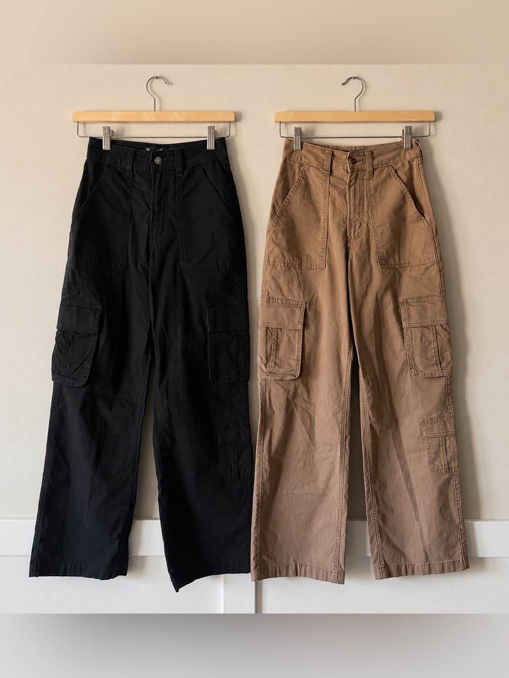 Hollister Ultra High-Rise Baggy Cargo Pants Bundle Black Tan 24 Short
